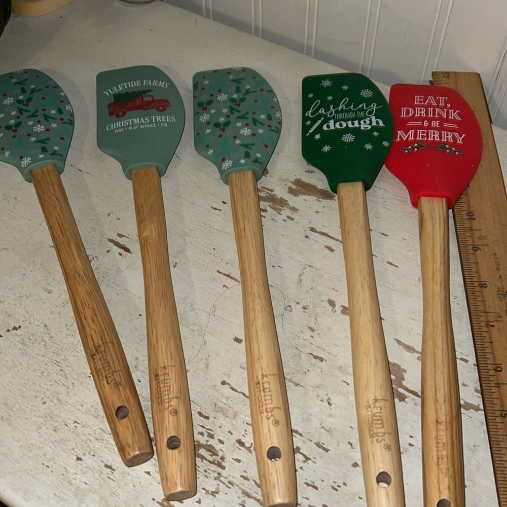 Lot NWT Krumbs Christmas spatulas
